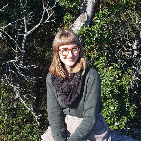 Meet your Posher, Sara - Picture 2 of 3